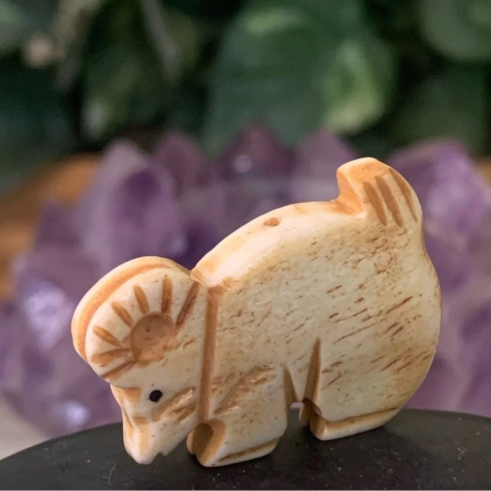 Hand Carved Ram Sheep Bone Bead Native American Style Mini Fetish Animal 1.3 VTG